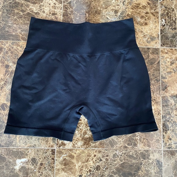 Black Women’s Workout Shorts - Picture 1 of 4